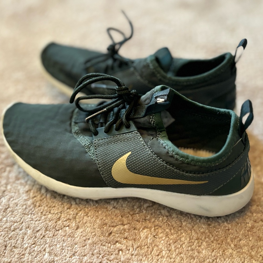 Nike Gold and Green, 6.5 Sneaker